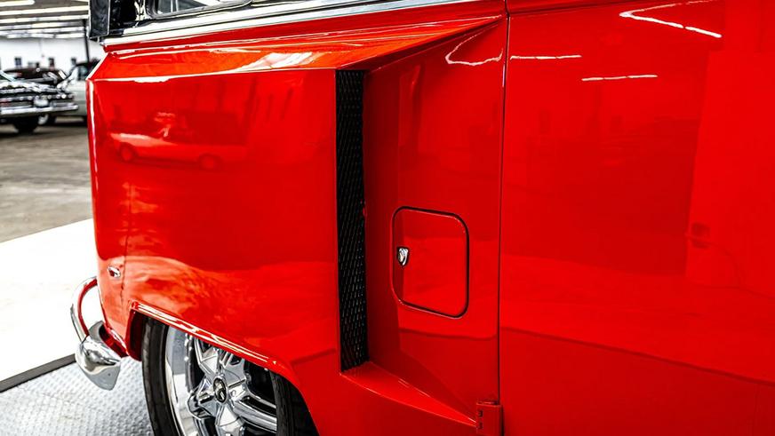На продажу выставили Volkswagen T1 с огромным мотором от Cadillac