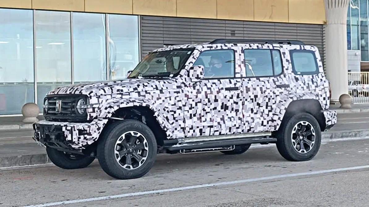 Экстремальный Tank 300 засекли на тестах