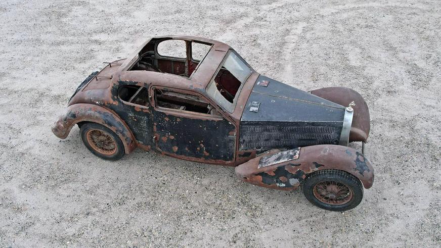 С молотка уйдёт полуразрушенный Bugatti, на котором возили слонов