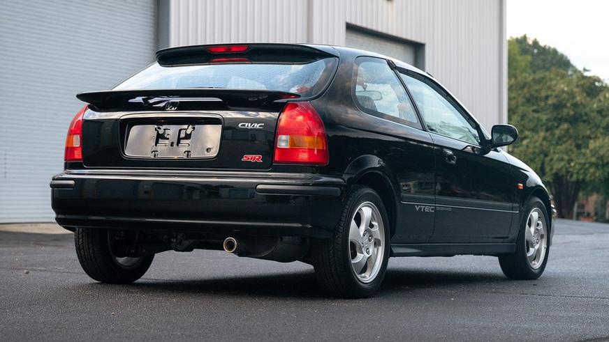 В США нашли новый Honda Civic SiR 1996 года выпуска
