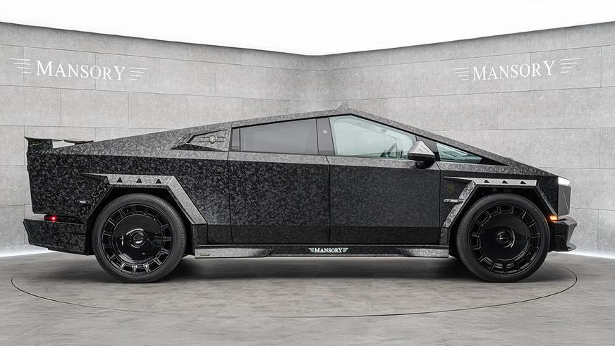 В Mansory построили очень карбоновый Tesla Cybertruck