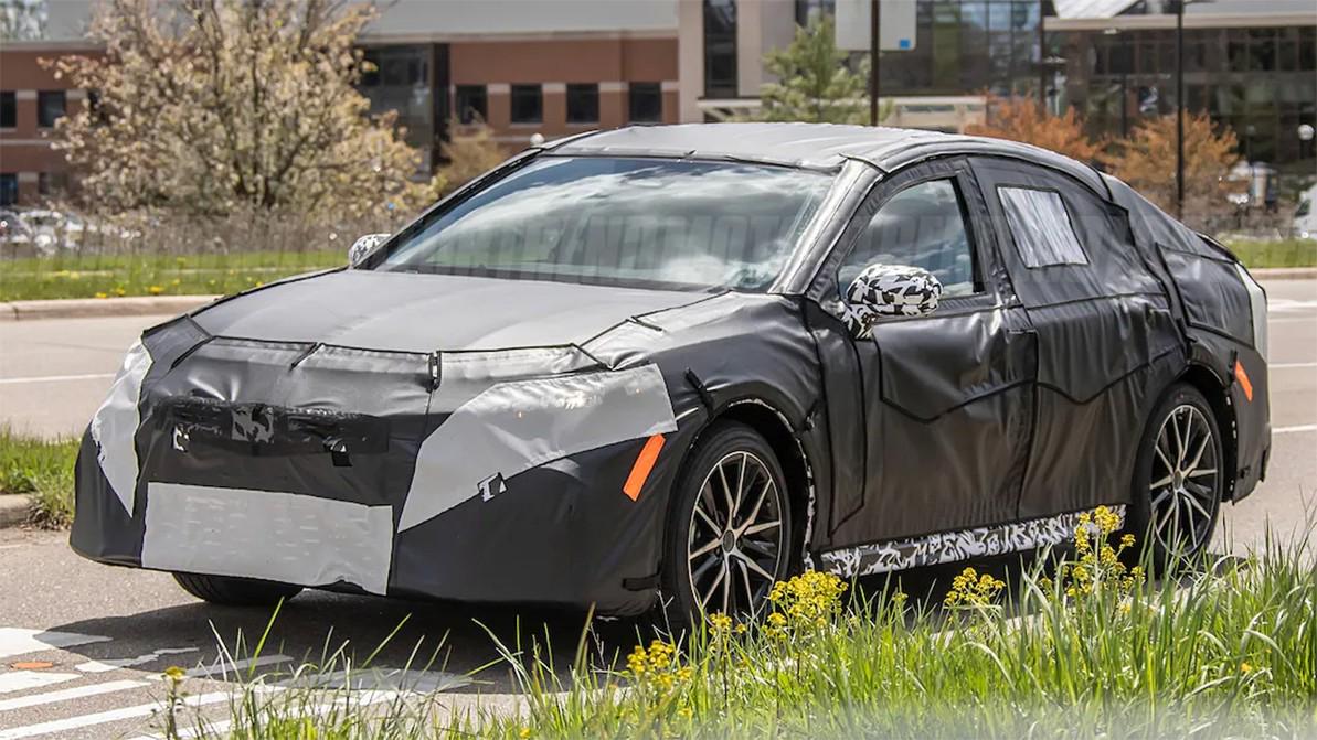 Жаңа Toyota Camry-дің прототипі жолда көзге түсті