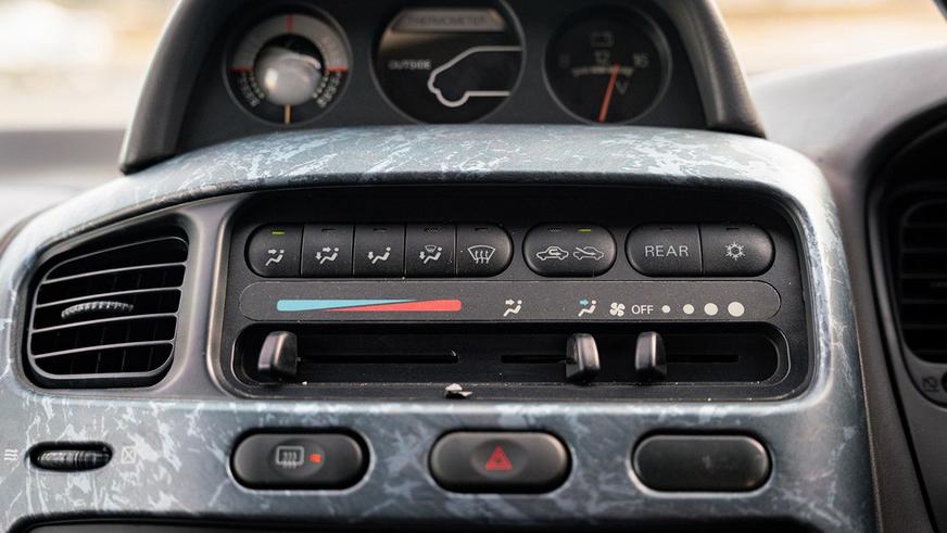 Лифтованная Mitsubishi Delica появилась на торгах в США