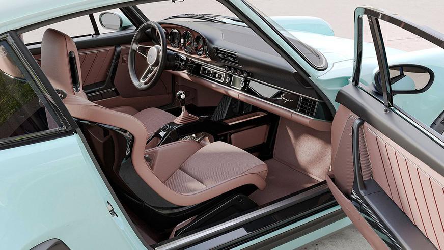 Новый Porsche 911 от Singer получил выдвижные противотуманки