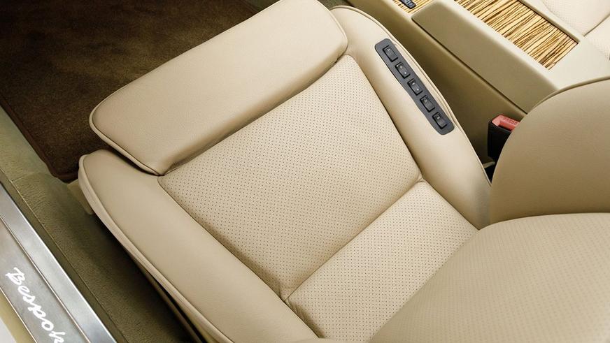 Рестомод Mercedes-Benz 560 SEC с мотором AMG в продаже