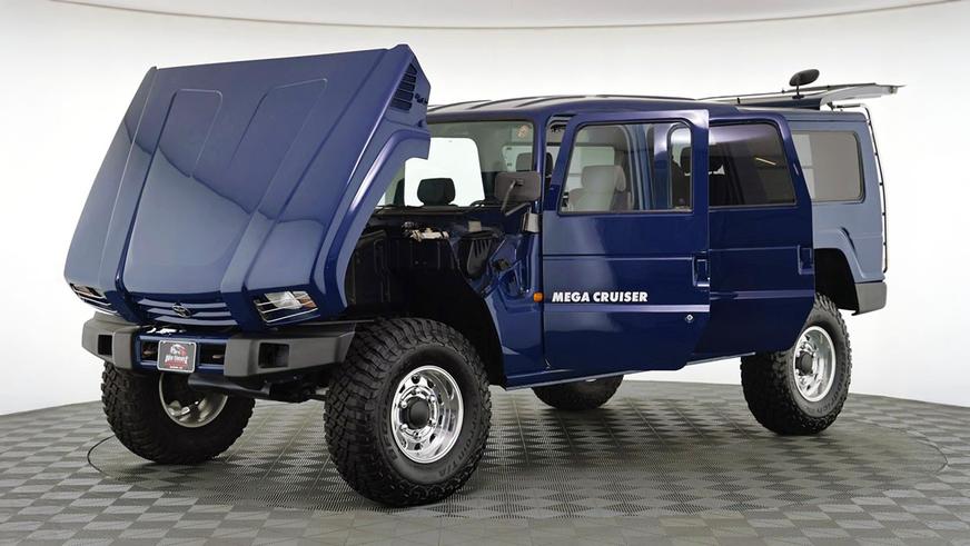 Редчайший Toyota Mega Cruiser не вызвал ажиотажа на аукционе