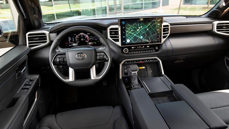 Названы цены на новую Toyota Sequoia