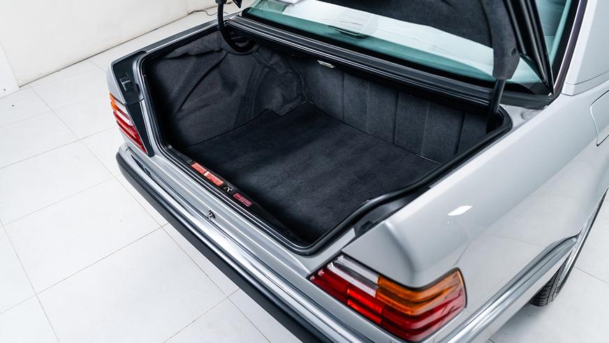 Более 175 млн тенге заплатили за Mercedes-Benz 500E (W124)