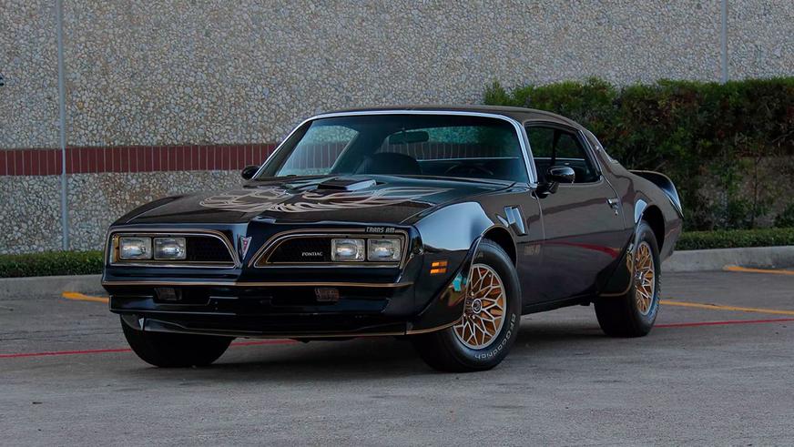 Фото дня: несколько автомобилей разбили прямо на аукционе Mecum