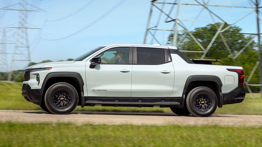 Электропикап Chevrolet Silverado случайно установил мировой рекорд дальнобойности