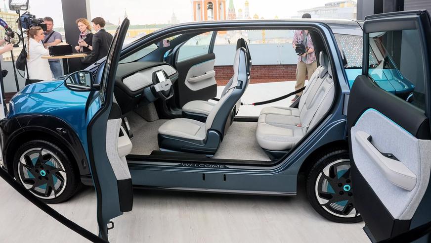 Презентован прототип российского электромобиля «Атом»