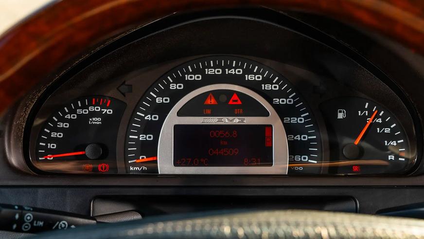 С молотка пустят редчайший G-Class – это G63 с V12