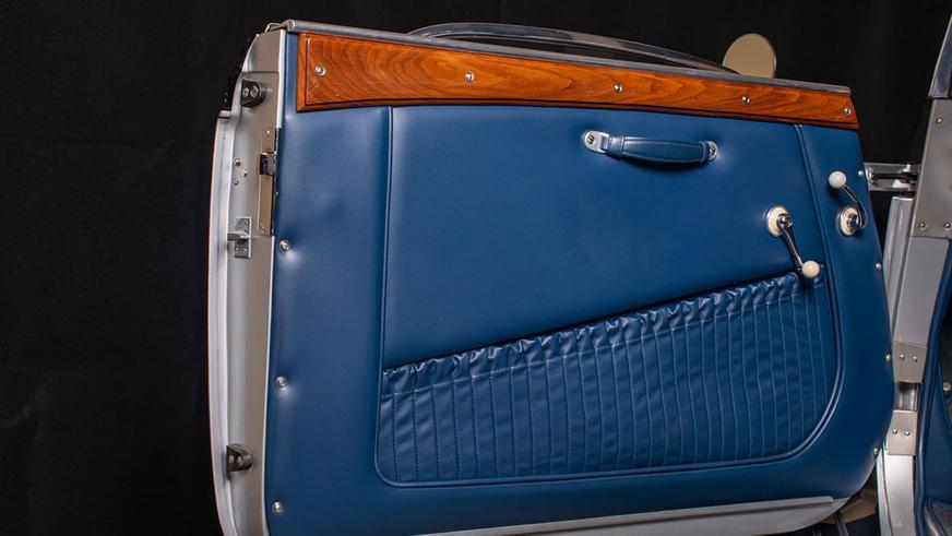 Довоенный BMW 327 выставили на торги в США