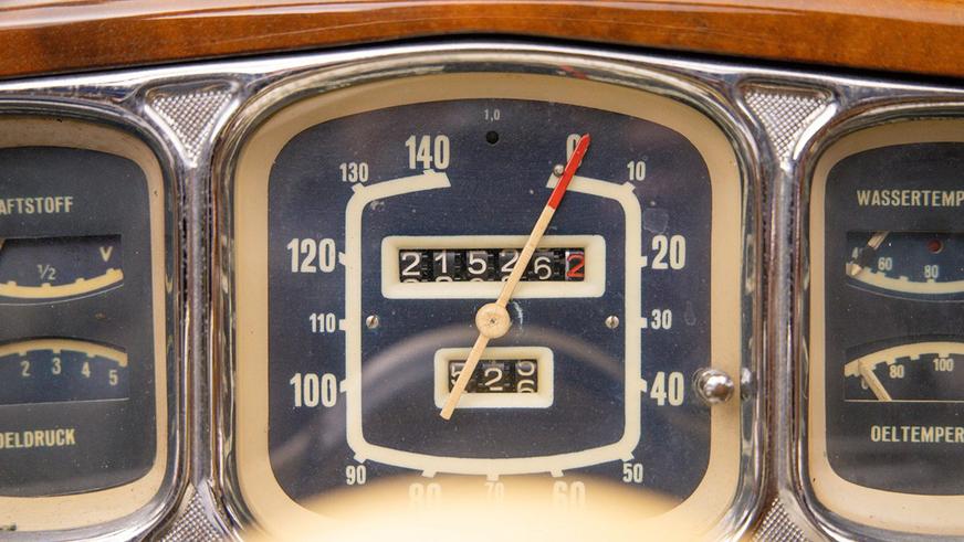 Редкий EMW 327 пустят с молотка в США