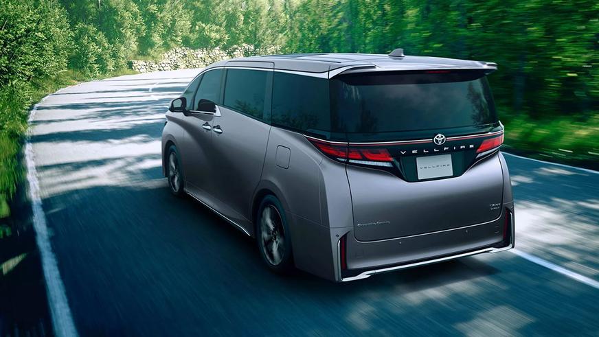 салон Toyota Alphard Spacious Lounge