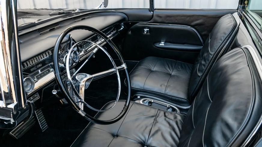 Экстравагантный Cadillac Eldorado продали за полмиллиона долларов
