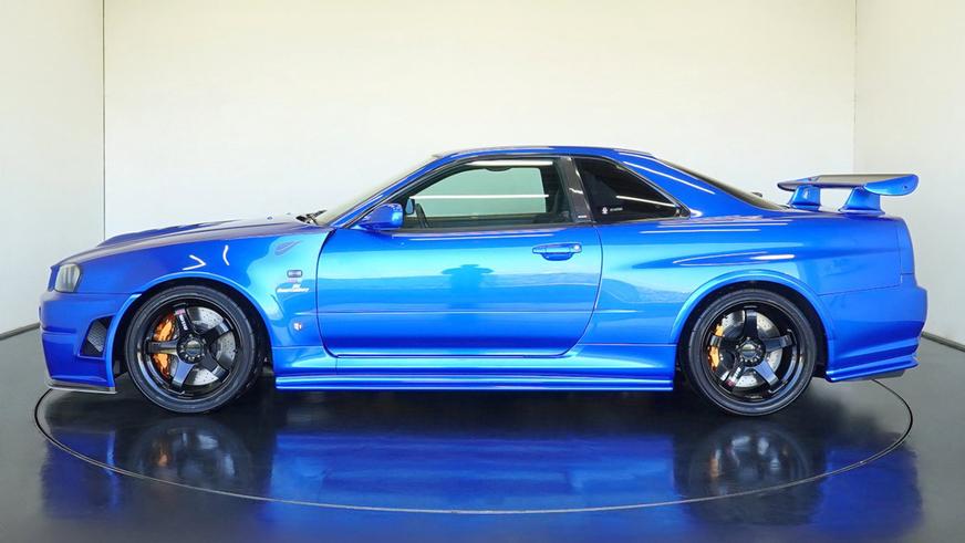 Один из самых редких Nissan Skyline GT-R появился в продаже в Дубае