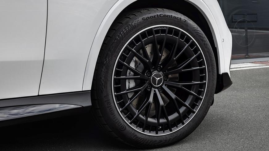 Кросс-купе Mercedes-Benz GLC получило сразу две версии от AMG