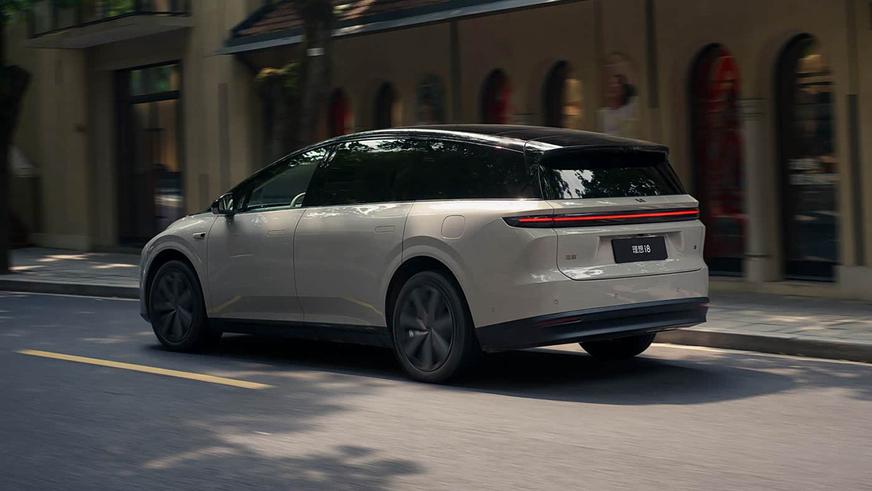 Представлен кроссовер Li Auto i8 – шесть мест и два мотора