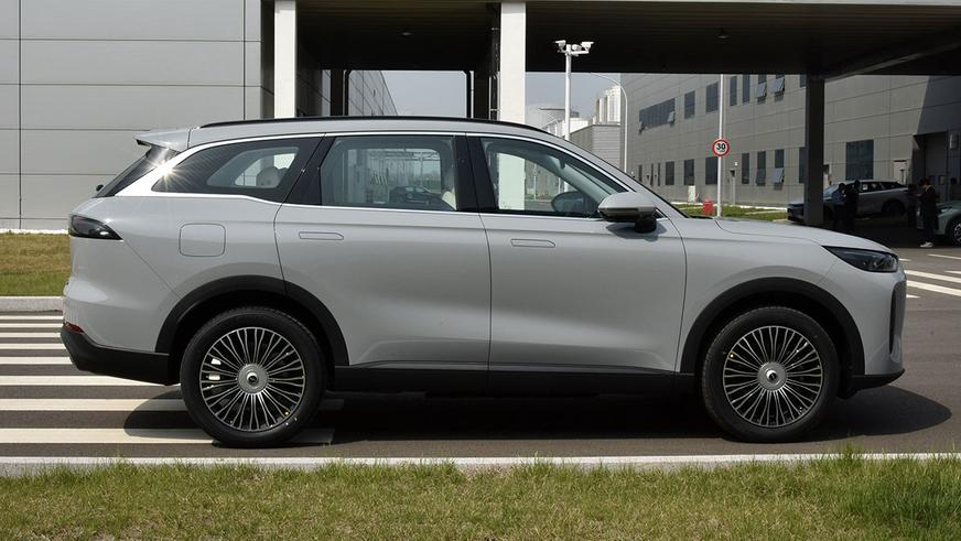 Кроссовер Chery Fulwin T9 подешевел ещё до старта продаж