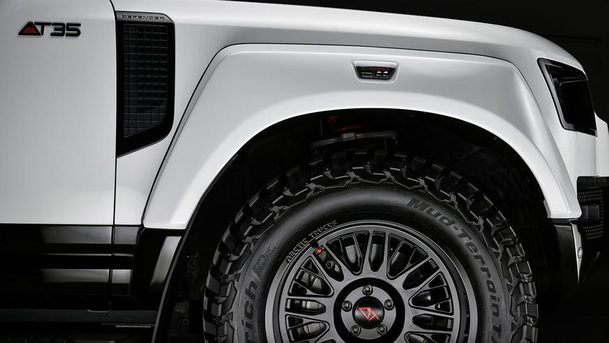 В Arctic Trucks слегка обновили Defender AT35