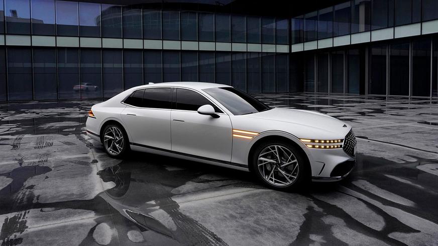 Первые фото нового Genesis G90 появились в Сети