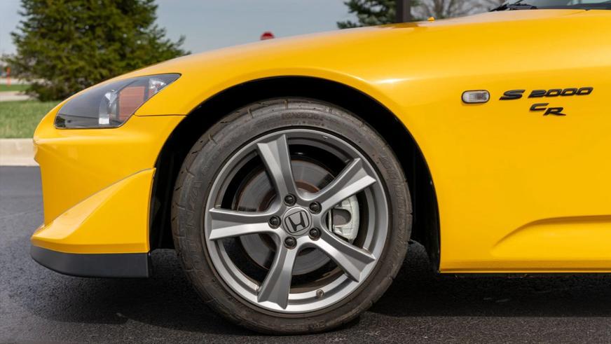 Honda S2000 без пробега продали за… $200 000