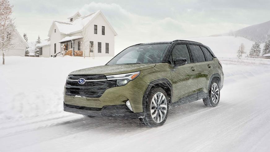 Показаны Subaru Forester Hybrid и Wilderness