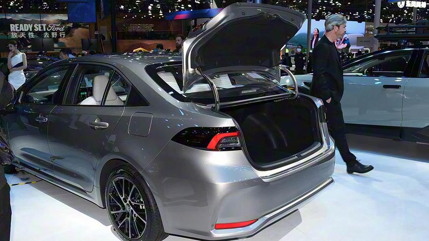 Toyota Corolla получила новую внешность, но&nbsp;пока только для&nbsp;Китая