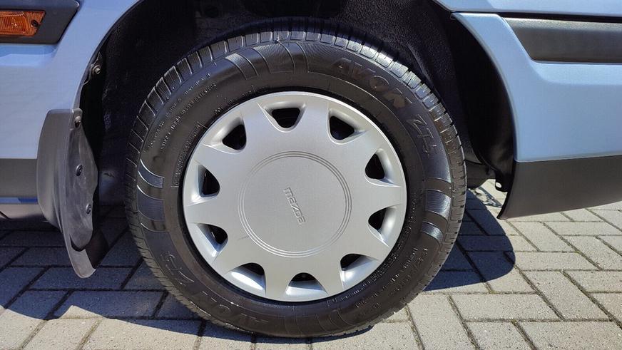 Практически новую 34-летнюю Mazda 323F нашли в Польше