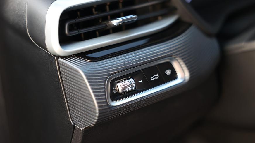 В Казахстане стартовали продажи Geely Emgrand