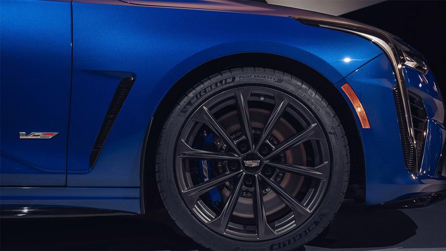 Представлены Cadillac CT4-V и CT5-V серии Blackwing