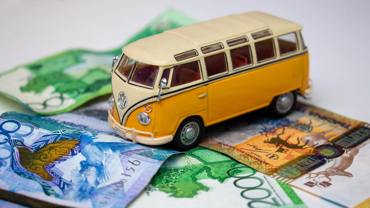 Почти каждый пятый автовладелец в Алматы имеет задолженность по налогу на транспорт