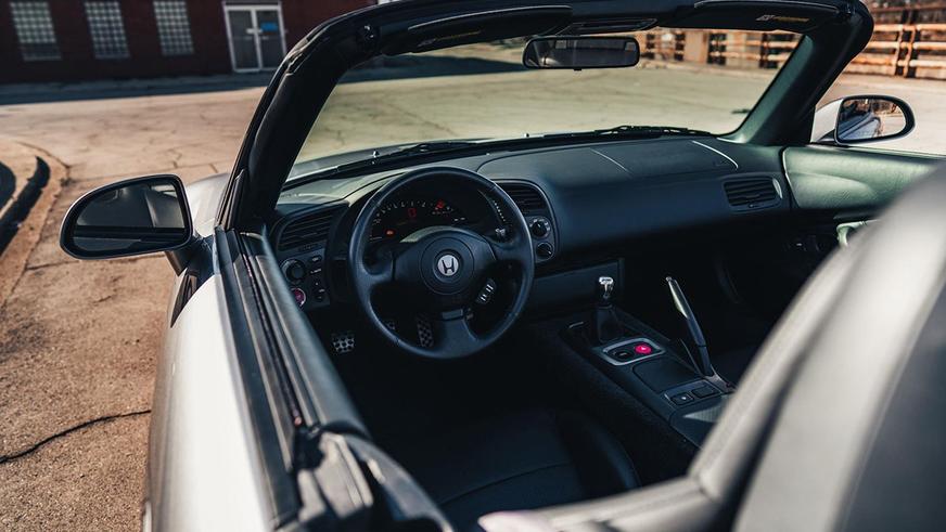 Honda S2000 с мизерным пробегом появилась на торгах