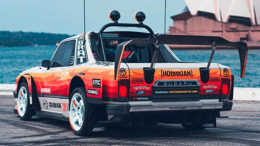 “Джимхана” по-австралийски: 670-сильный Subaru Brat и Трэвис под слоем пыли