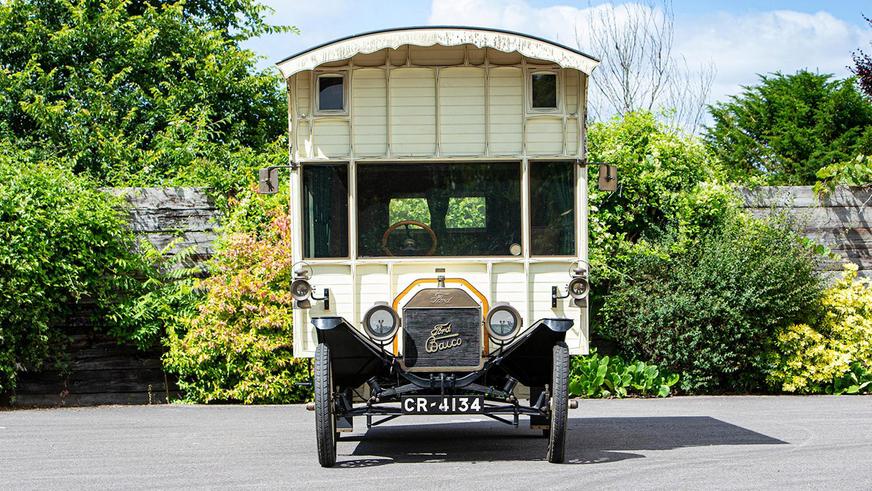 Продаётся антикварный автодом с печью внутри