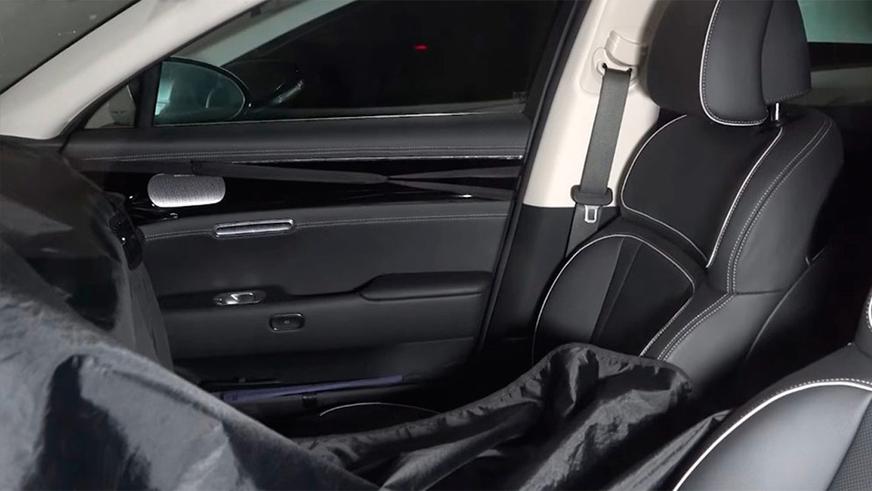 Tesla внедряет сенсорный селектор передач