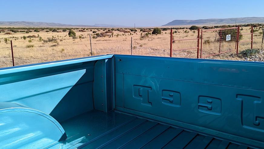 Рестомод 57-летнего пикапа Jeep получил 717-сильный мотор