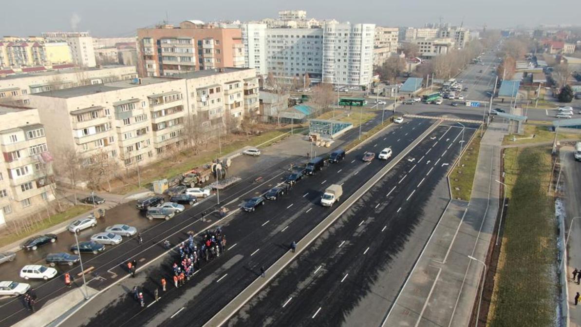 По Абая, от Момышулы до Яссауи, в Алматы запустили движение