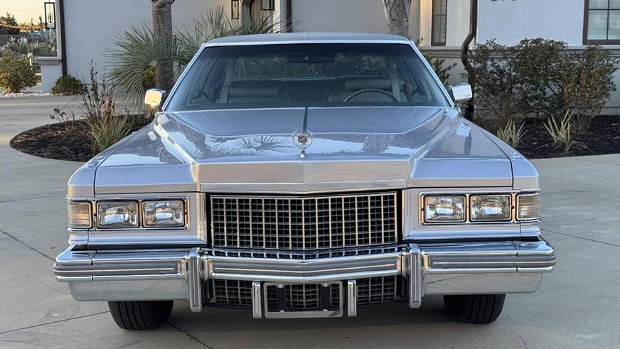 Раритетный Cadillac Fleetwood 1976 года выставлен на торги