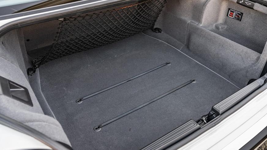 На торги выставили почти новую BMW 740iL (E38) 2000 модельного года