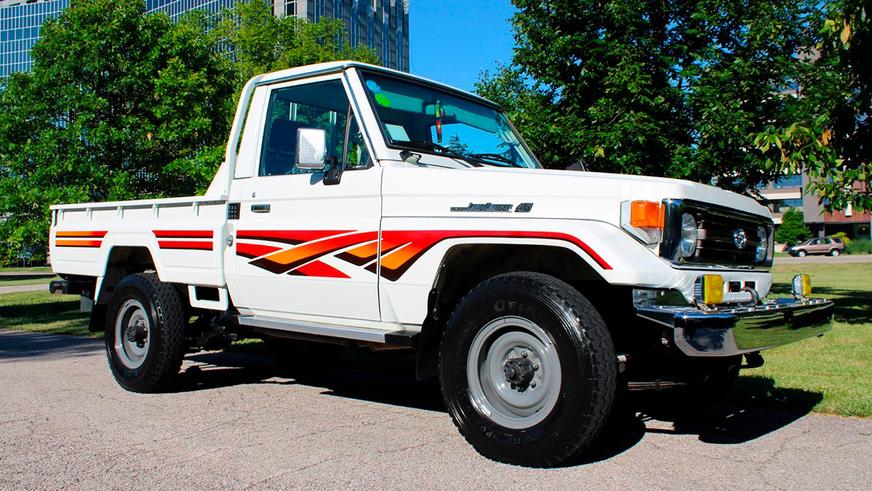 Пикап Land Cruiser c мизерным пробегом продали за 54.5 тысячи долларов