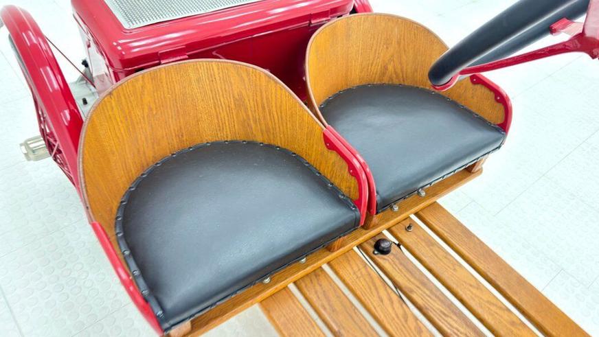 На продажу выставлен 100-летний электрокар, очень недорого