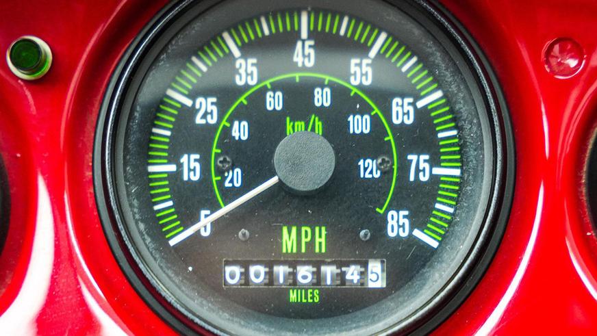 Крохотный и очень редкий электрокар ушёл с молотка