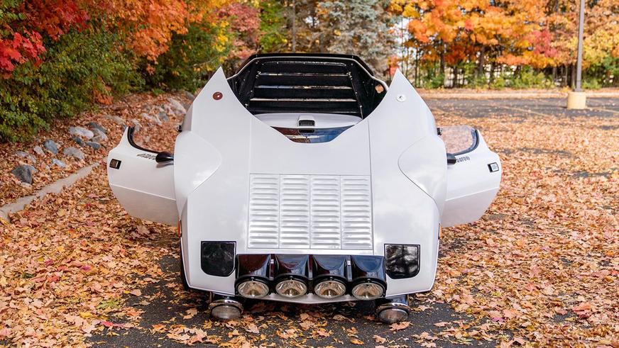 Качественную реплику культовой Lancia Stratos продают с аукциона