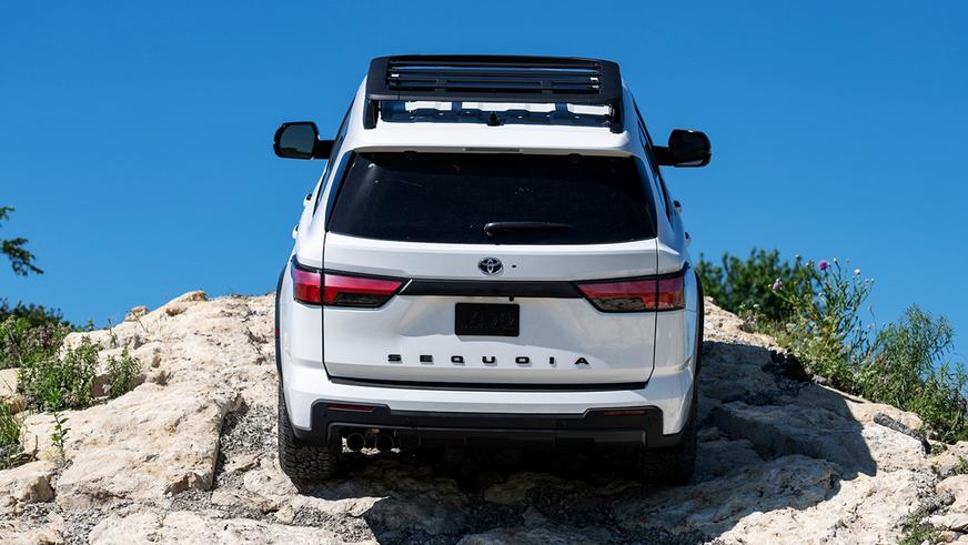 Названы цены на новую Toyota Sequoia