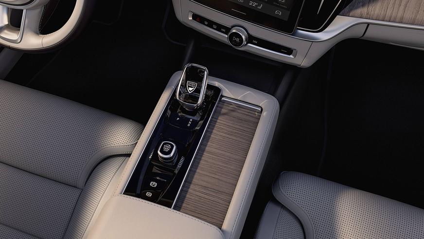 Volvo обновила седан S90 Volvo обновила седан S90