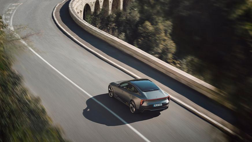 Дебютировало полноприводное электрокупе Polestar 5