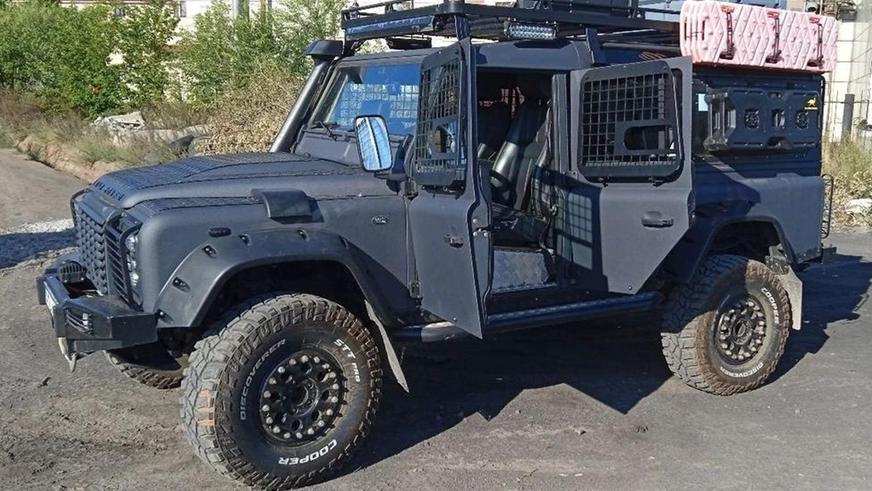 Land Rover Defender 2013 года выпуска
