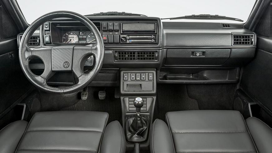 Старый, но сохранившийся Volkswagen Golf II продают почти за 100 тысяч долларов